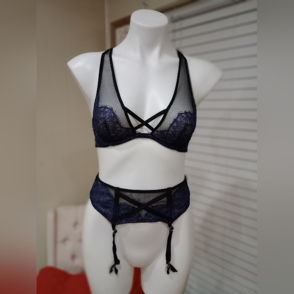 Victoria's Secret Other - Elegant Black Lace Lingerie Set